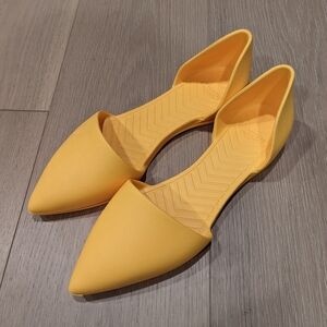 Lightweight Golden Yellow Women's Flats